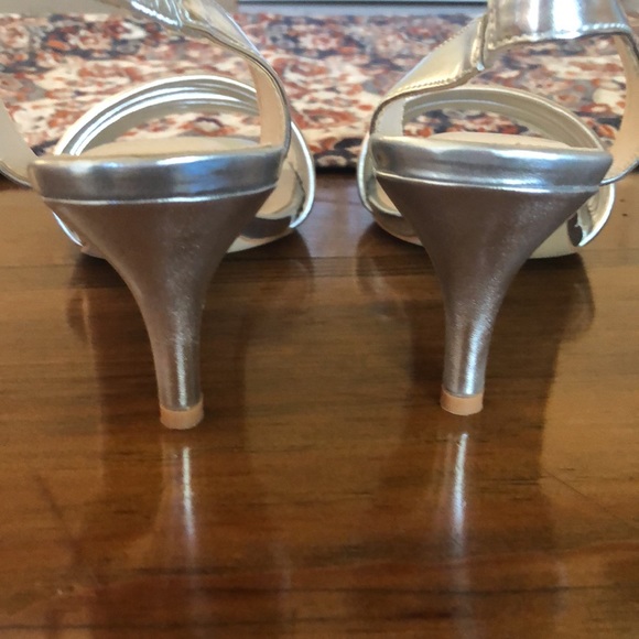 H by Halston metallic silver heels - Picture 5 of 8